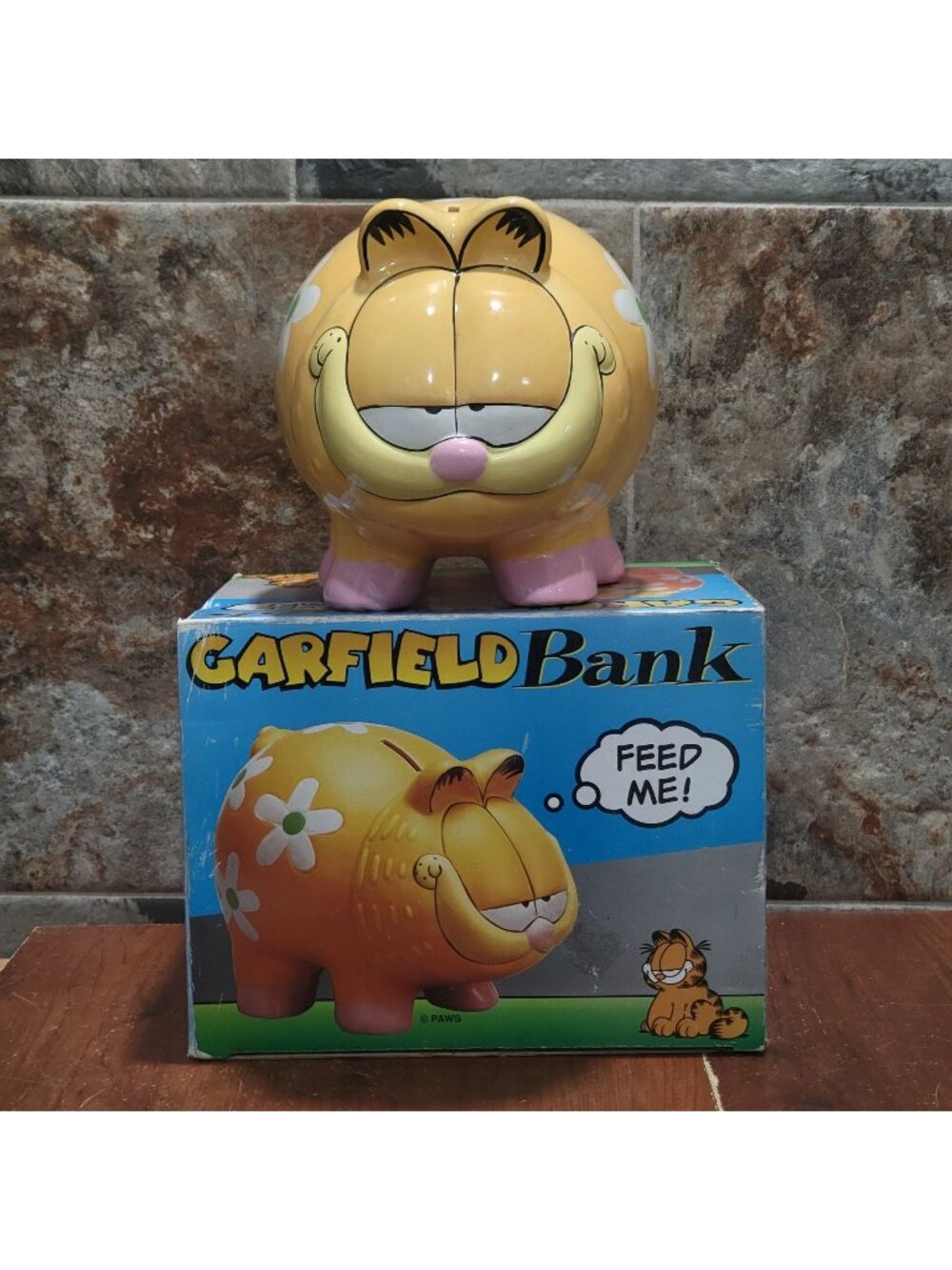 Vintage PAWS Garfield Ceramic Round Piggy Bank 1997